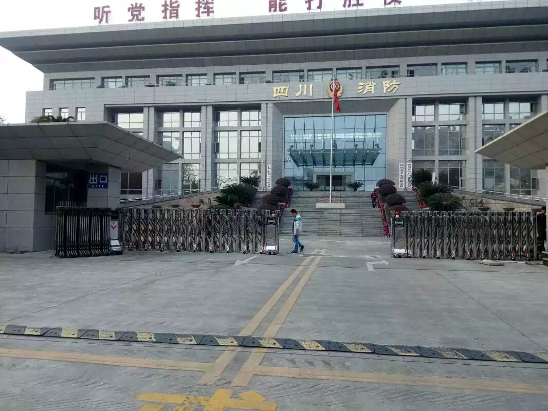 锦州滨海新区锦州滨海新区四川消防总队伸缩门